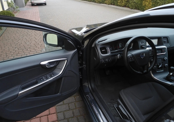 Volvo V60 cena 38600 przebieg: 263000, rok produkcji 2013 z Nowe małe 631